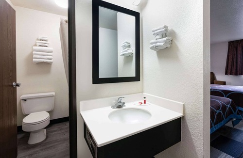 Spokane Valley Hotel | Super 8 by Wyndham Spokane Valley