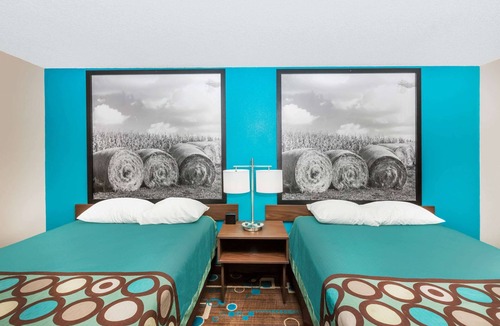 Spencer Hotel | Super 8 by Wyndham Spencer