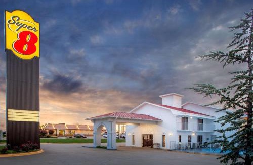 Springdale Hotel | Super 8 by Wyndham Springdale AR