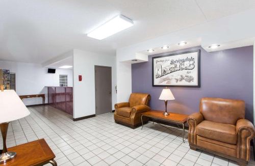 Springdale Hotel | Super 8 by Wyndham Springdale AR
