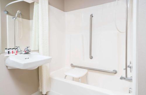 St. Cloud Hotel | Super 8 by Wyndham St. Cloud