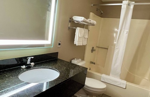 St. Clair Hotel | Super 8 by Wyndham St. Clair MO