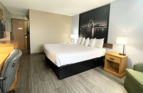 St. Clair Hotel | Super 8 by Wyndham St. Clair MO