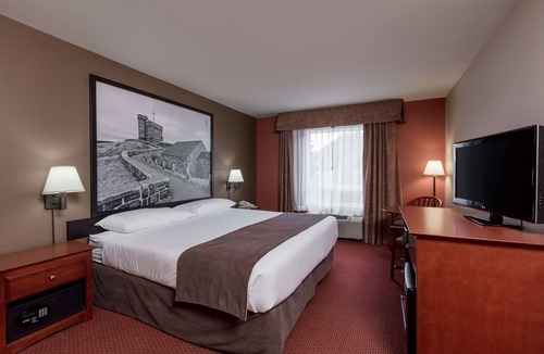 St. John's Hotel | Super 8 by Wyndham St Johns