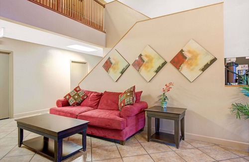 Airport Township Hotel | Super 8 by Wyndham St. Louis Airport