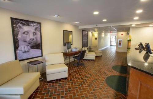 State College Hotel | Super 8 by Wyndham State College