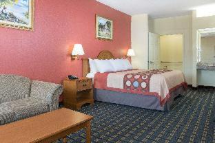 Stafford Hotel | Super 8 by Wyndham Stafford Sugarland Area