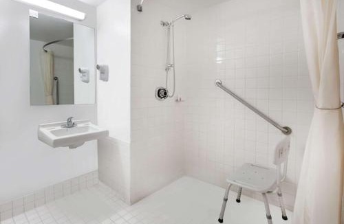 Sudbury Hotel | Super 8 by Wyndham Sudbury ON