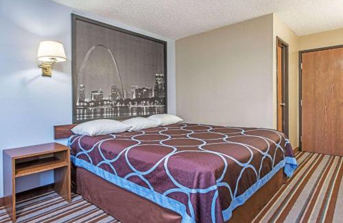 Sullivan Hotel | Super 8 by Wyndham Sullivan