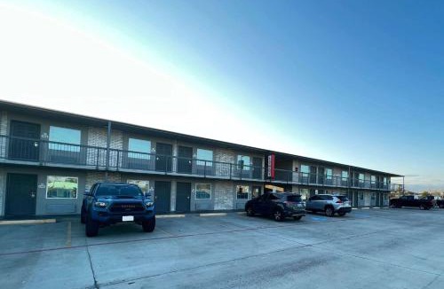 Sulphur Hotel | Super 8 by Wyndham Sulphur South
