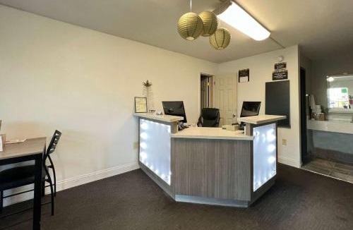 Sulphur Hotel | Super 8 by Wyndham Sulphur South