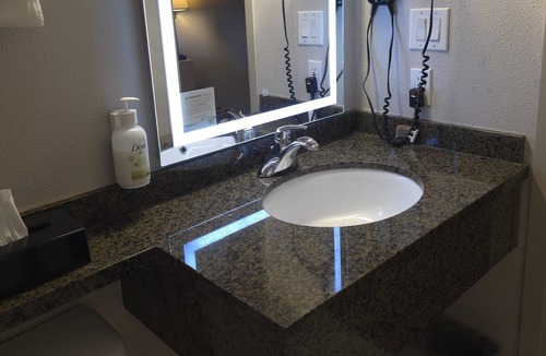 Swift Current Hotel | Super 8 by Wyndham Swift Current