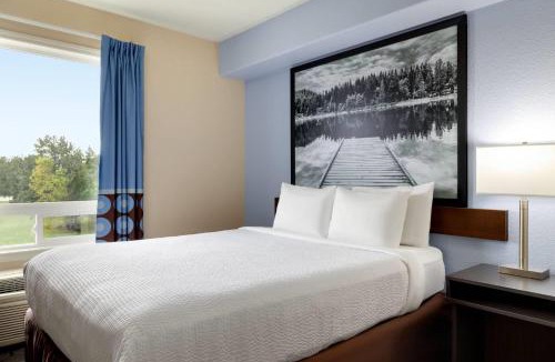 Birch River Hotel | Super 8 by Wyndham Swan River MB