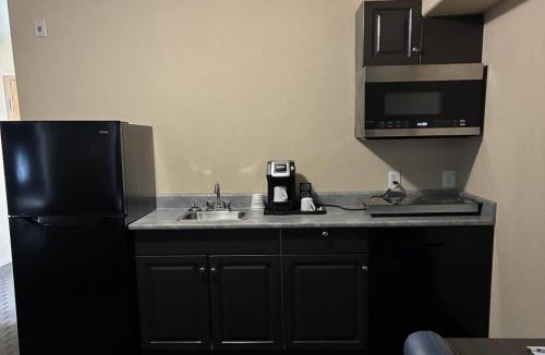 Birch River Hotel | Super 8 by Wyndham Swan River MB
