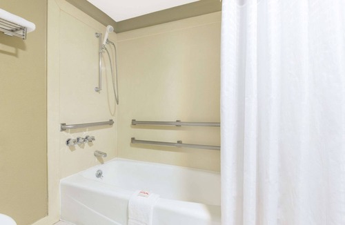 Tallulah Hotel | Super 8 by Wyndham Tallulah LA