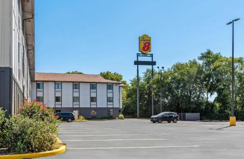 Terre Haute Hotel | Super 8 by Wyndham Terre Haute