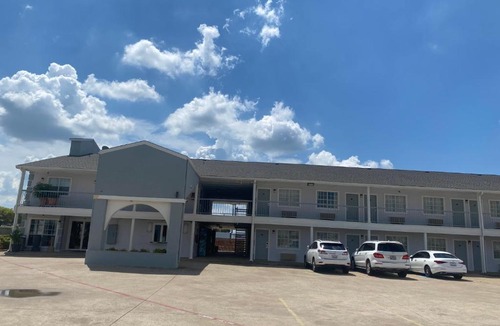 Terrell Hotel | Super 8 by Wyndham Terrell
