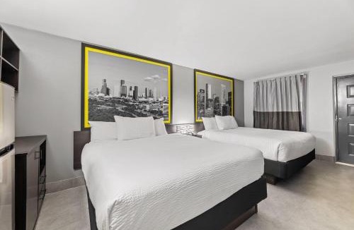 Texas City Hotel | Super 8 by Wyndham Texas City - Galveston Area