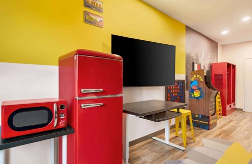 Thompson Hotel | Super 8 by Wyndham Thompson
