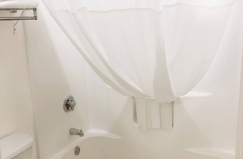 Three Rivers Hotel | Super 8 by Wyndham Three Rivers