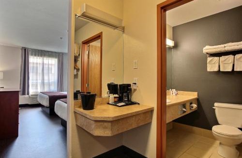Trois-Rivieres Ouest Hotel | Super 8 by Wyndham Trois-Rivieres