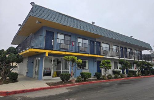 Tracy Hotel | Super 8 by Wyndham Tracy