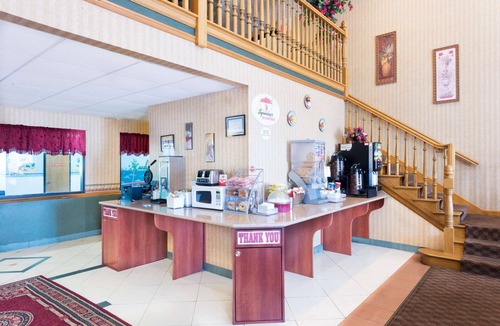 Troy Hotel | Super 8 by Wyndham Troy IL/St. Louis Area