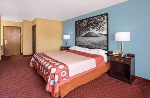 Troy Hotel | Super 8 by Wyndham Troy IL/St. Louis Area