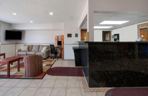 College Station Hotel | Super 8 by Wyndham College Station
