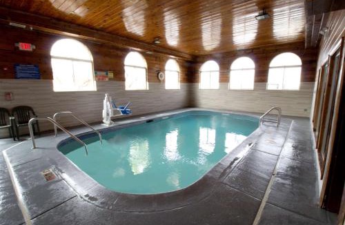 Elk Grove Village Hotel | Super 8 by Wyndham Chicago O'Hare Airport