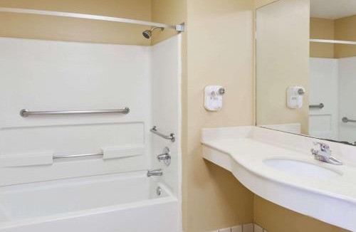 Fort Oglethorpe Hotel | Super 8 by Wyndham Ft. Oglethorpe GA/Chatt TN Area