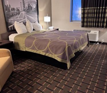 Valparaiso Hotel | Super 8 by Wyndham Valparaiso