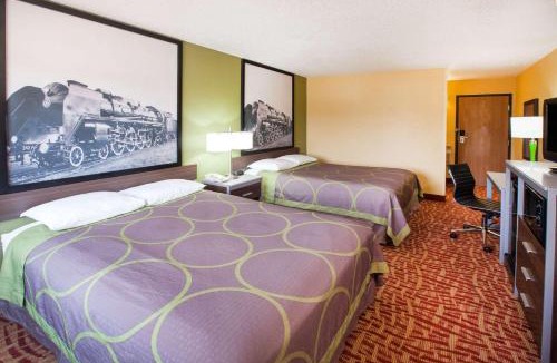 Van Buren Hotel | Super 8 by Wyndham Van Buren/Ft. Smith Area