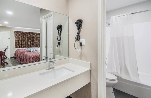 Bellmead Hotel | Super 8 by Wyndham Waco North I-35