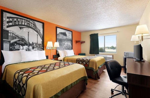 Waco Hotel | Super 8 by Wyndham Waco University Area