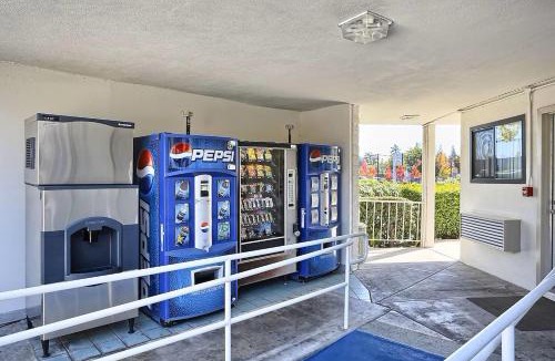 Walnut Creek Hotel | Super 8 by Wyndham Walnut Creek