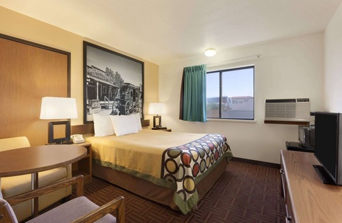 Pinnacles Entrance Badlands Hotel | Super 8 by Wyndham Wall