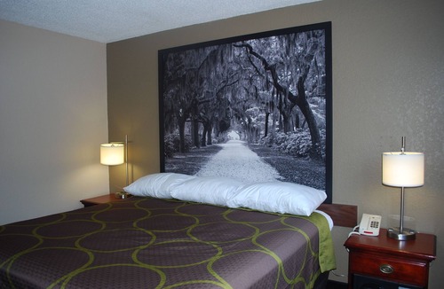 Warner Robins Hotel | Super 8 by Wyndham Warner Robins