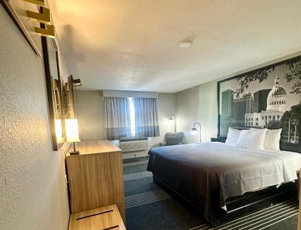 Warrenton Hotel | Super 8 by Wyndham Warrenton