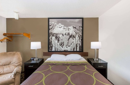 Wayne Hotel | Super 8 by Wyndham Wayne