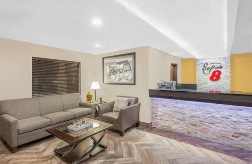 Webster City Hotel | Super 8 by Wyndham Webster City IA
