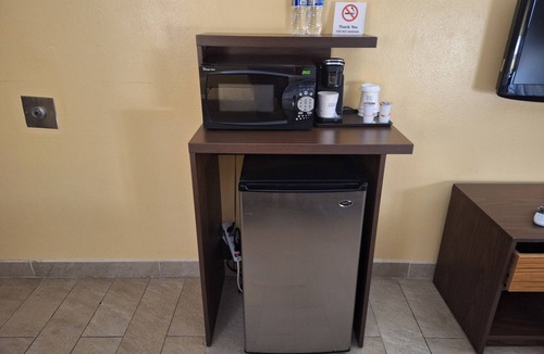 Weslaco Hotel | Super 8 by Wyndham Weslaco