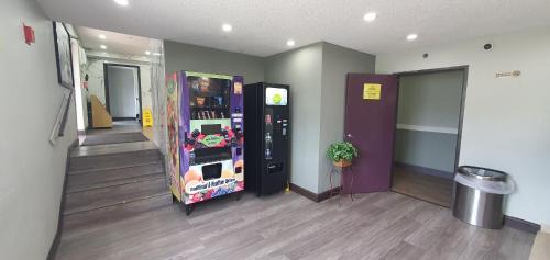 Dumbarton Hotel | Super 8 by Wyndham West Broad St Richmond
