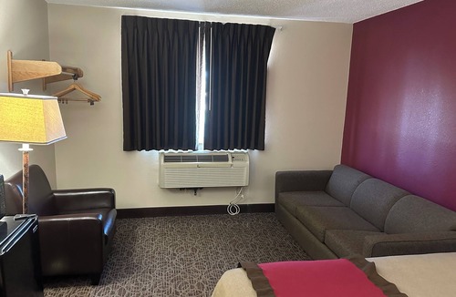 West Branch Hotel | Super 8 by Wyndham West Branch