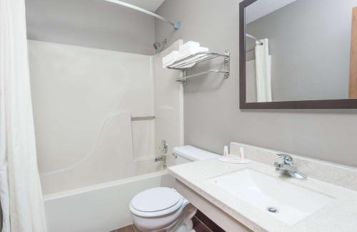 West Plains Hotel | Super 8 by Wyndham West Plains