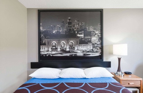 West Plains Hotel | Super 8 by Wyndham West Plains
