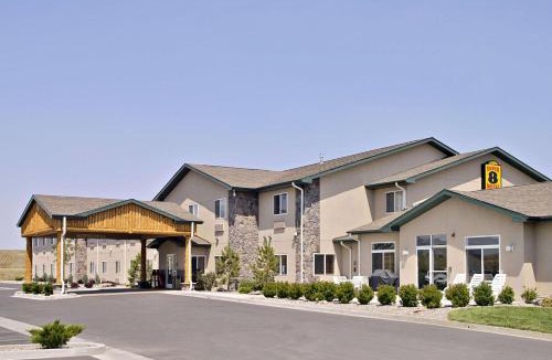 Wheatland Hotel | Super 8 by Wyndham Wheatland Wyoming