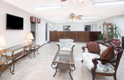 Whiteville Hotel | Super 8 by Wyndham Whiteville