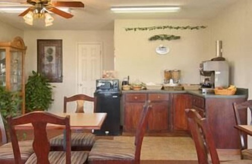 Whiteville Hotel | Super 8 by Wyndham Whiteville