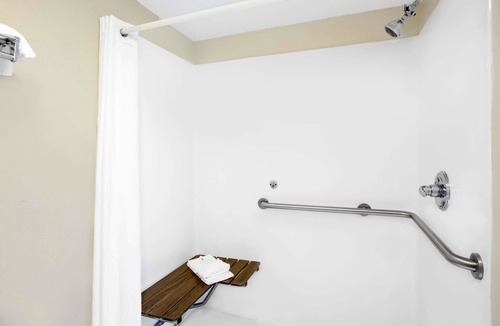 Whiteville Hotel | Super 8 by Wyndham Whiteville